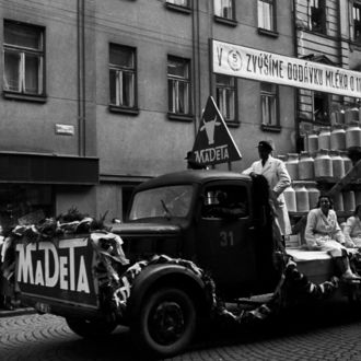 Kliknutím zvětšíte Oslavy 1. máje v Táboře 1948