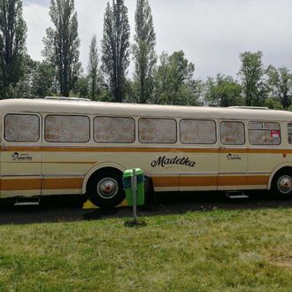 Kliknutím zvětšíte Škoda 706 RTO podniková prodejna na AVON Pochodu